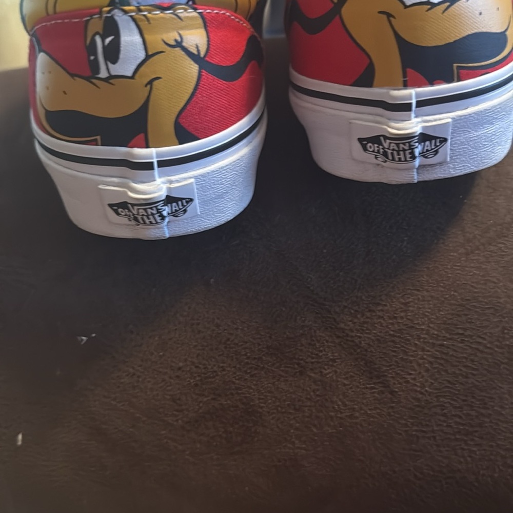 Vans DISNEY Brand New never worn
Size 9 / 10.5 With box (not in good shape) - Picture 9 of 10